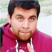 profesor de biología imparte clases a alumnos del nivel secundario